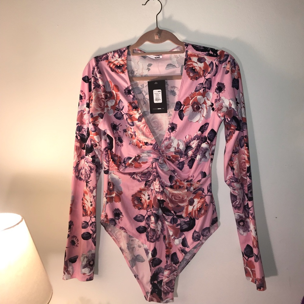 Fashion Nova Gabriella Floral Bodysuit